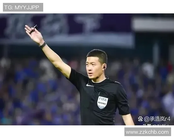 某足球明星因压力过大导致掉发引发粉丝热议与关心