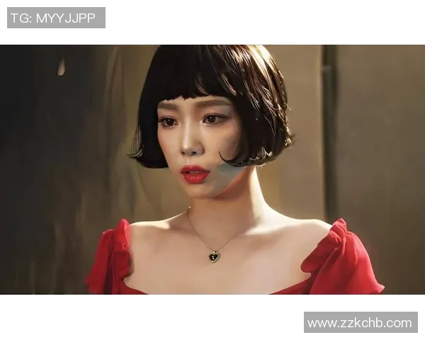 短发魅力四射韩国女足球明星展现青春风采与竞技实力 短发魅力四射韩国女足球明星展现青春风采与竞技实力